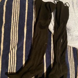 Zip up thigh high heels with tie